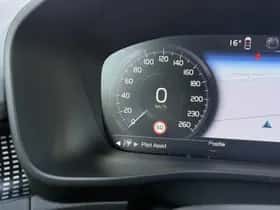Volvo XC40 thumbnail 12