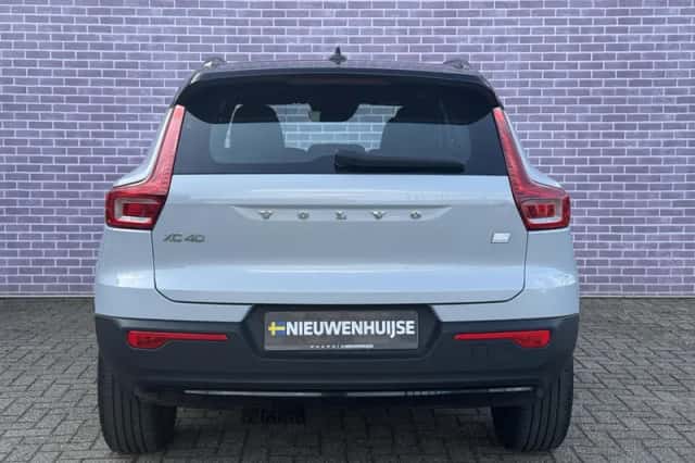 Volvo XC40 (2022) thumbnail 15