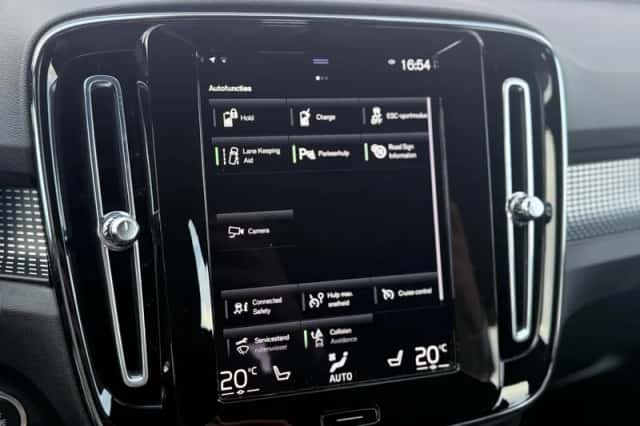 Volvo XC40 (2022) thumbnail 18