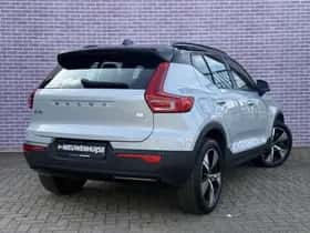 Volvo XC40 thumbnail 3