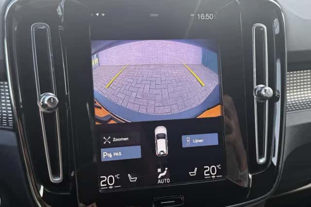 Volvo XC40 (2022) thumbnail 22