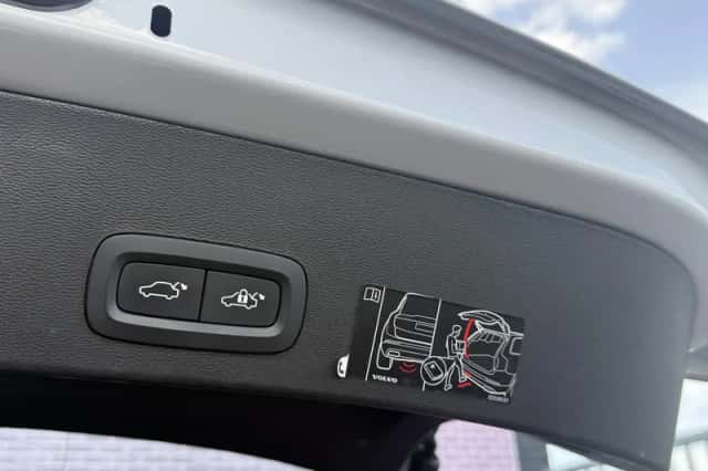 Volvo XC40 (2022) thumbnail 25