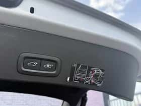 Volvo XC40 thumbnail 25