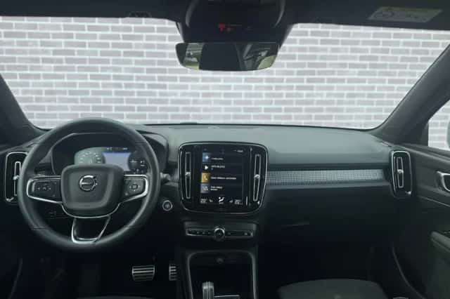 Volvo XC40 (2022) thumbnail 4