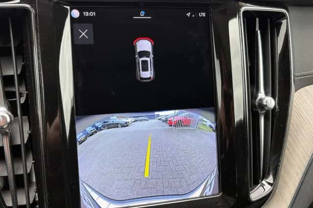Volvo XC60 (2022) thumbnail 25