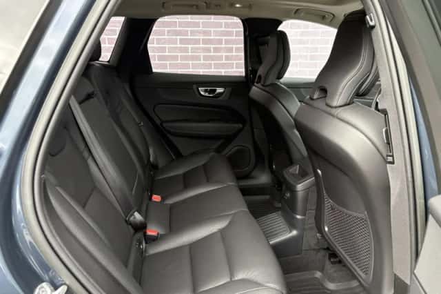 Volvo XC60 (2022) thumbnail 6