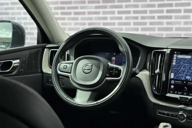 Volvo XC60 (2022) thumbnail 10