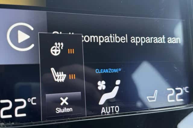 Volvo XC40 (2020) thumbnail 11