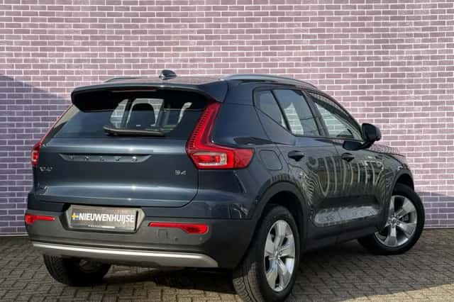 Volvo XC40 (2020) thumbnail 3