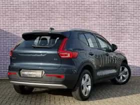 Volvo XC40 thumbnail 3