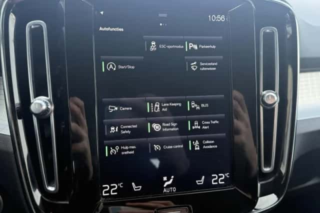 Volvo XC40 (2020) thumbnail 24