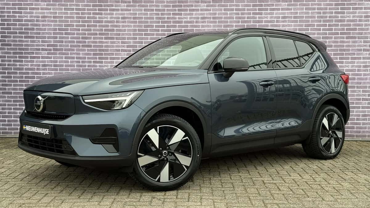 Volvo EX40 — foto 1