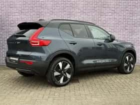 Volvo EX40 thumbnail 3