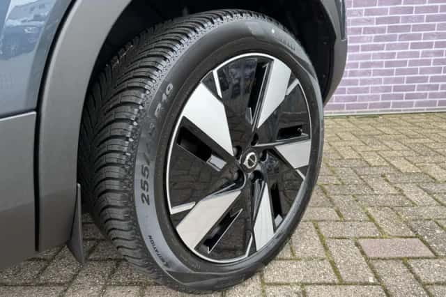 Volvo EX40 (2026) thumbnail 4