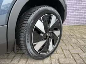 Volvo EX40 thumbnail 4