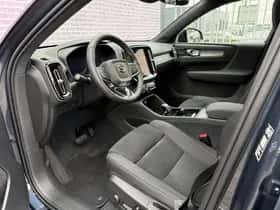 Volvo EX40 thumbnail 8