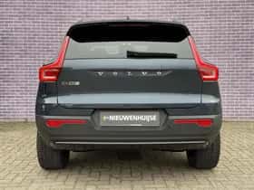 Volvo EX40 thumbnail 9