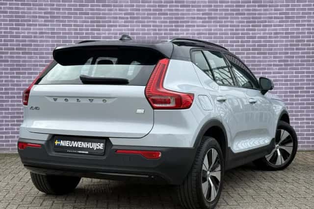 Volvo XC40 (2021) thumbnail 3