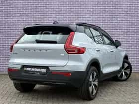 Volvo XC40 thumbnail 3