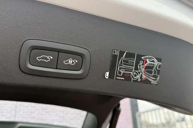 Volvo XC40 (2021) thumbnail 24