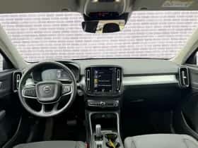 Volvo XC40 thumbnail 5