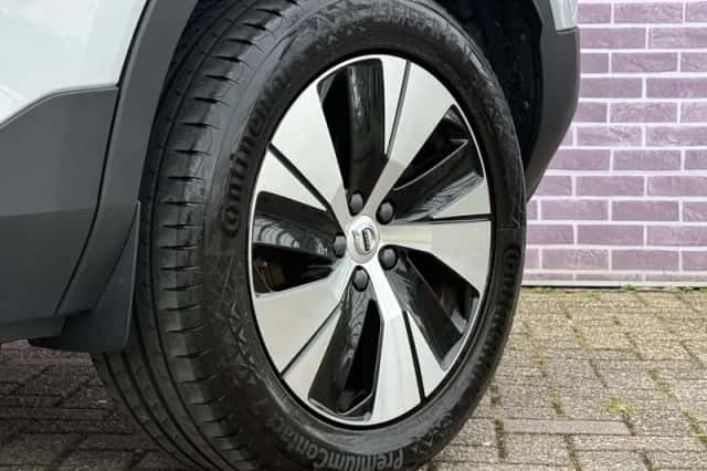 Volvo XC40 (2021) thumbnail 8
