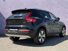 Volvo XC40 thumbnail 3
