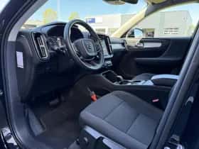 Volvo XC40 thumbnail 4