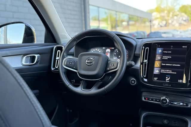 Volvo XC40 (2022) thumbnail 5