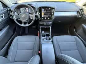 Volvo XC40 thumbnail 6