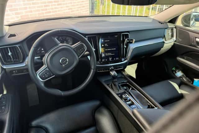 Volvo V60 (2019) thumbnail 4