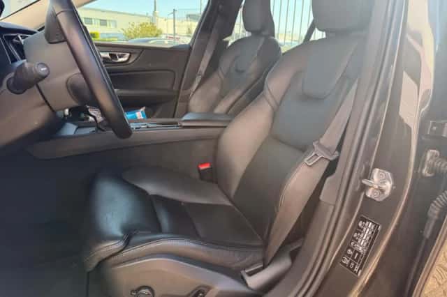 Volvo V60 (2019) thumbnail 5