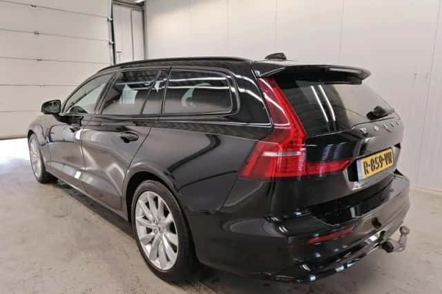 Volvo V60 (2022) thumbnail 5