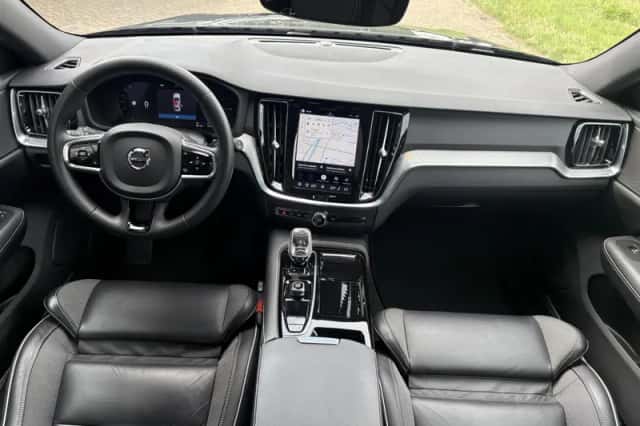 Volvo V60 (2022) thumbnail 6