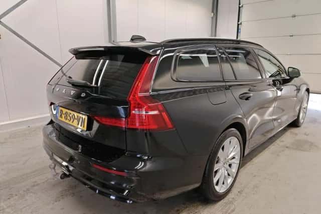 Volvo V60 (2022) thumbnail 6