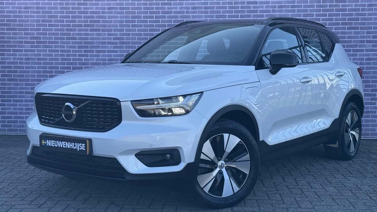 Volvo XC40 — foto 1