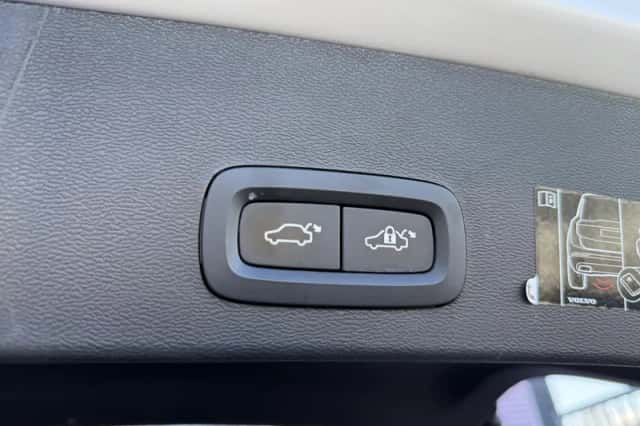 Volvo XC40 (2021) thumbnail 14