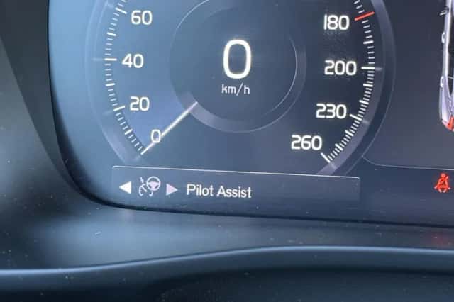 Volvo XC40 (2021) thumbnail 28