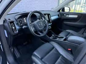 Volvo XC40 thumbnail 5