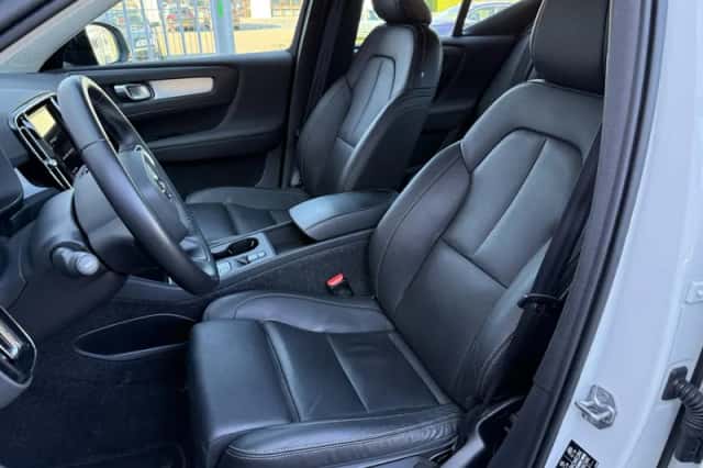 Volvo XC40 (2021) thumbnail 6