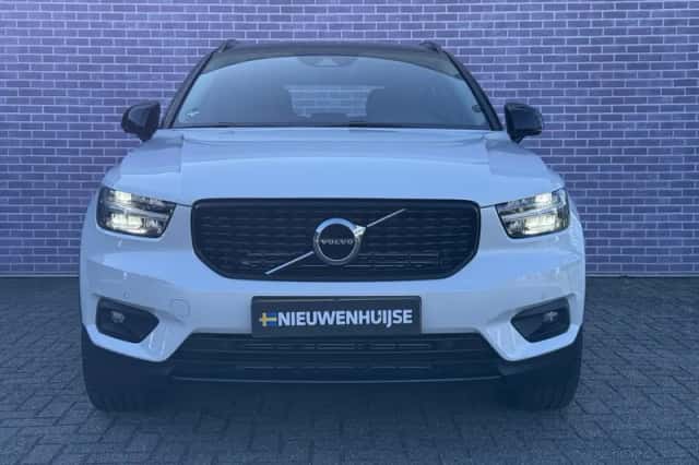 Volvo XC40 (2021) thumbnail 7