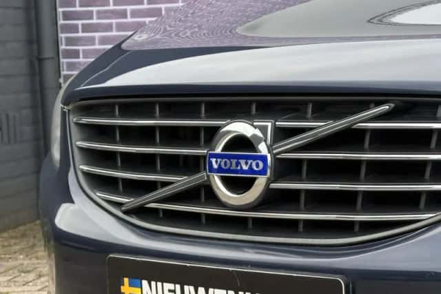 Volvo XC60 (2016) thumbnail 14
