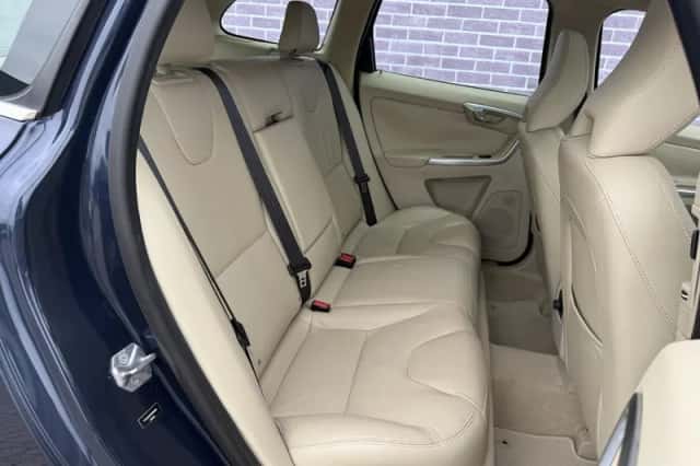 Volvo XC60 (2016) thumbnail 6