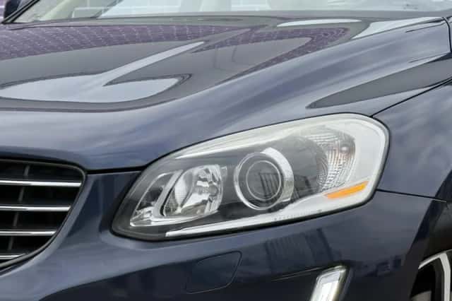 Volvo XC60 (2016) thumbnail 8