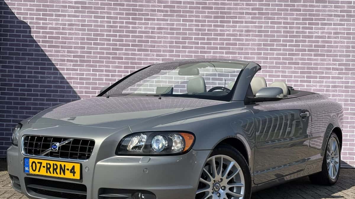 Volvo C70 — foto 1