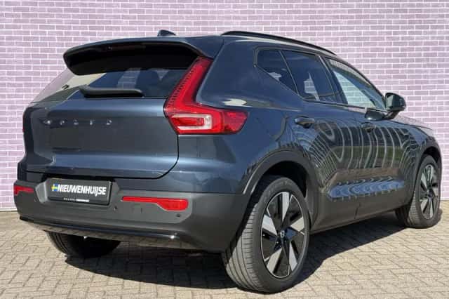 Volvo EX40 (2026) thumbnail 3