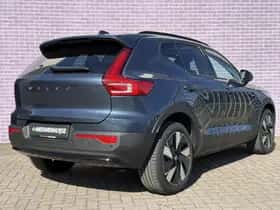 Volvo EX40 thumbnail 3