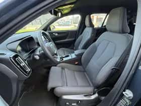Volvo EX40 thumbnail 4