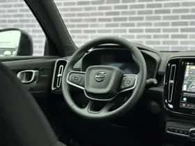 Volvo EX40 thumbnail 6