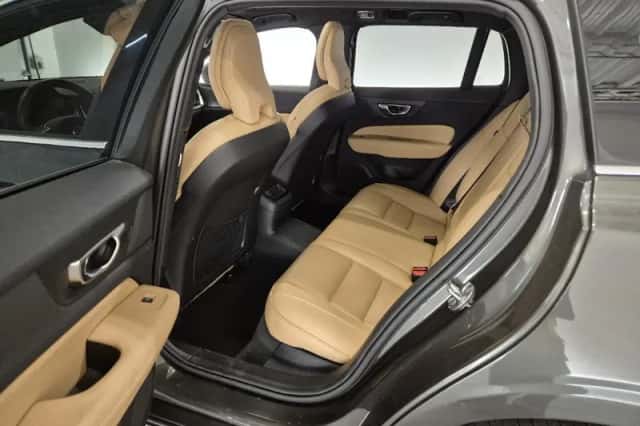 Volvo V60 (2021) thumbnail 6